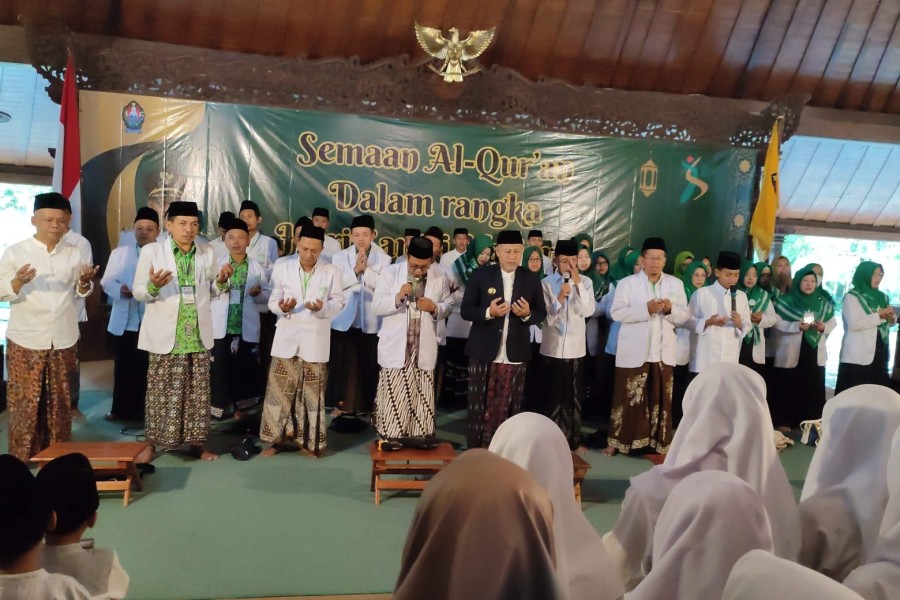 Pj. Bupati Ikuti Semaan Alquran dan Dorong Santri Giat Belajar