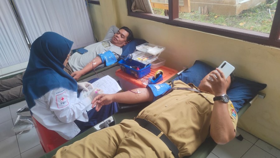 Peringati Hari Kesehatan Nasional, Puskesmas dan PMI Temanggung Adakan Donor Darah