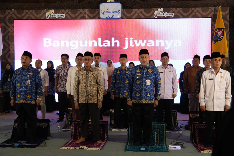 Peringati Milad ke-24, Baznas Temanggung Berikan Beasiswa dan Gelar Sunatan Massal