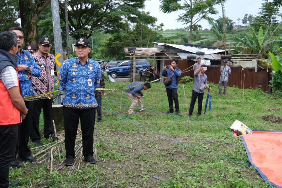 Tebing 20 Meter Longsor, Ancam Jalan Nasional Temanggung - Wonosobo