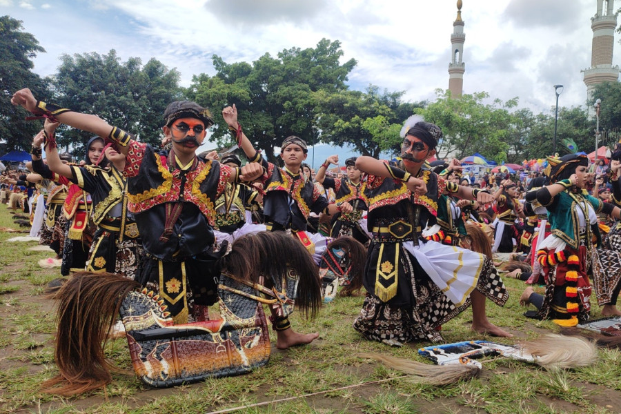Jaga Warisan Budaya, Ribuan Pelajar Antusias Tarikan Jaran Kepang Bersama
